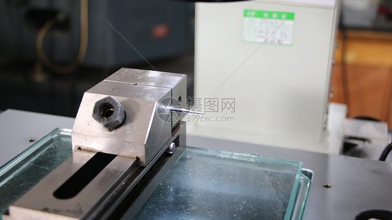 摇臂钻床：揭秘其结构原理与选型要点